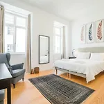 Spacious & Bright In Cais Sodre * Lissabon