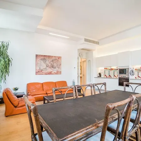 Spacious & Bright In Cais Sodre * Лісабон