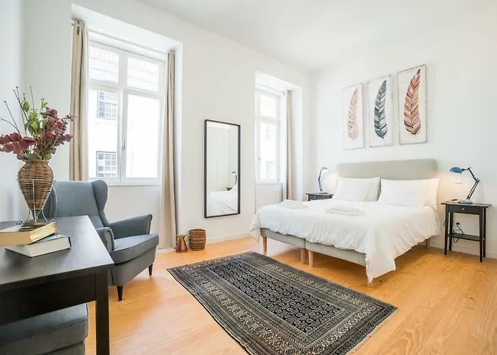 Spacious & Bright In Cais Sodre * Lisboa