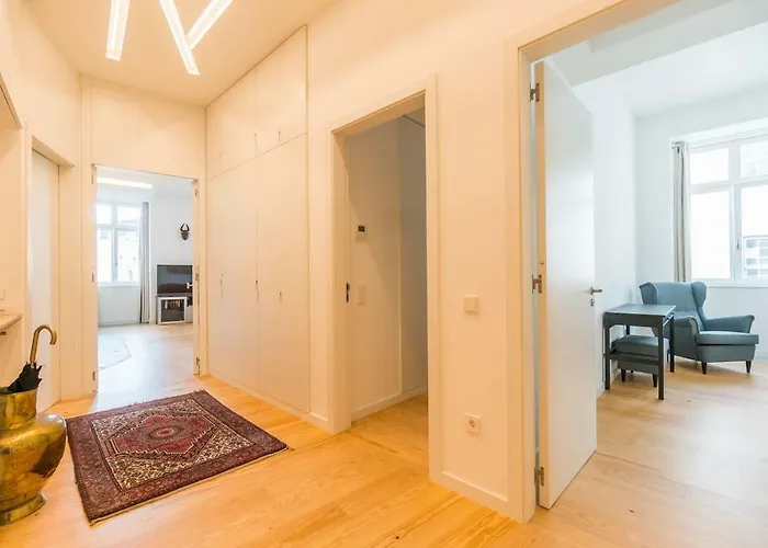 Spacious & Bright In Cais Sodre * Lisboa