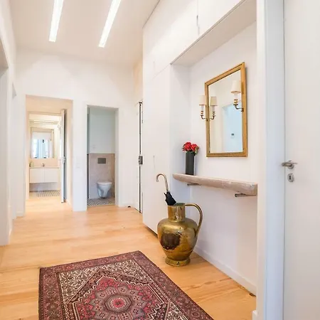 아파트 Spacious & Bright In Cais Sodre