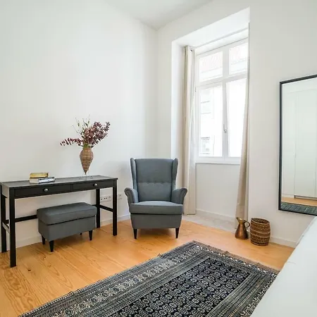 Spacious & Bright In Cais Sodre Apartment Lisbon